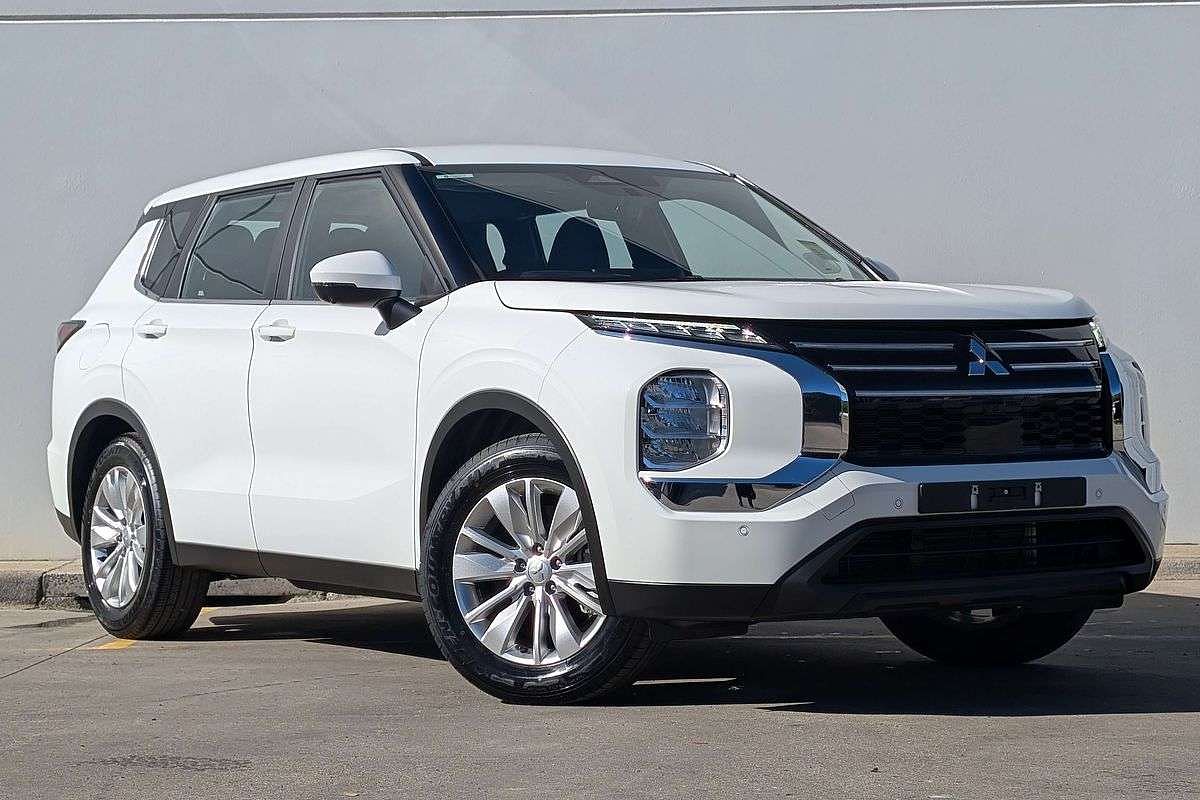 2025 Mitsubishi Outlander ES ZM