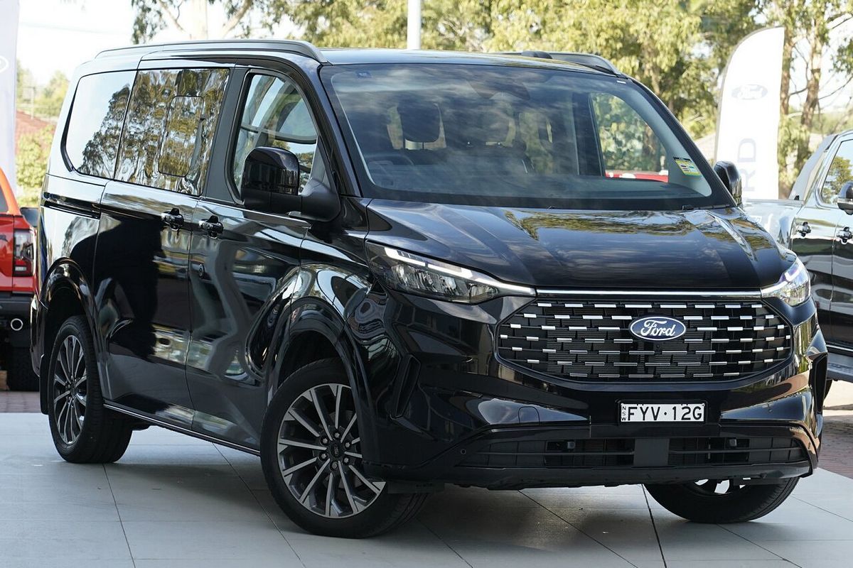 2025 Ford Tourneo Titanium X AV SWB