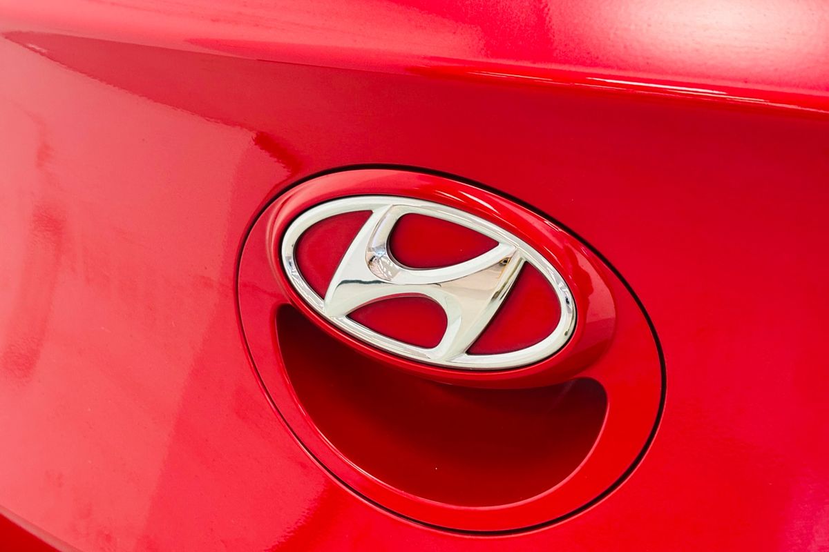 2013 HYUNDAI ACCENT ACTIVE 4 SP AUTOMATIC 5D HATCHBACK 4CYL