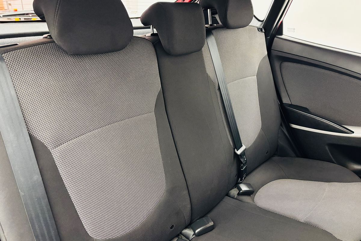 2013 HYUNDAI ACCENT ACTIVE 4 SP AUTOMATIC 5D HATCHBACK 4CYL