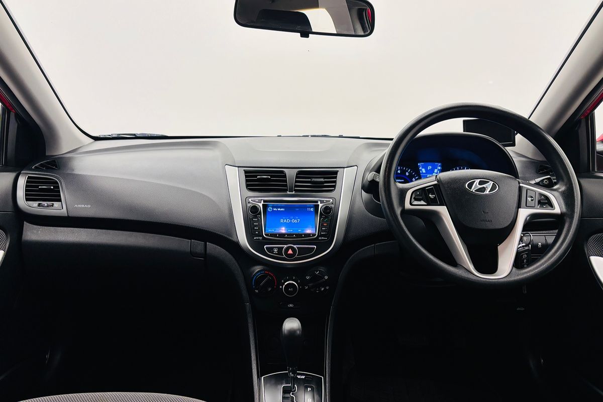 2013 HYUNDAI ACCENT ACTIVE 4 SP AUTOMATIC 5D HATCHBACK 4CYL