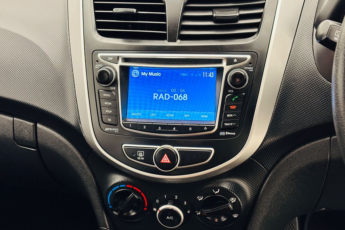 2013 HYUNDAI ACCENT ACTIVE 4 SP AUTOMATIC 5D HATCHBACK 4CYL