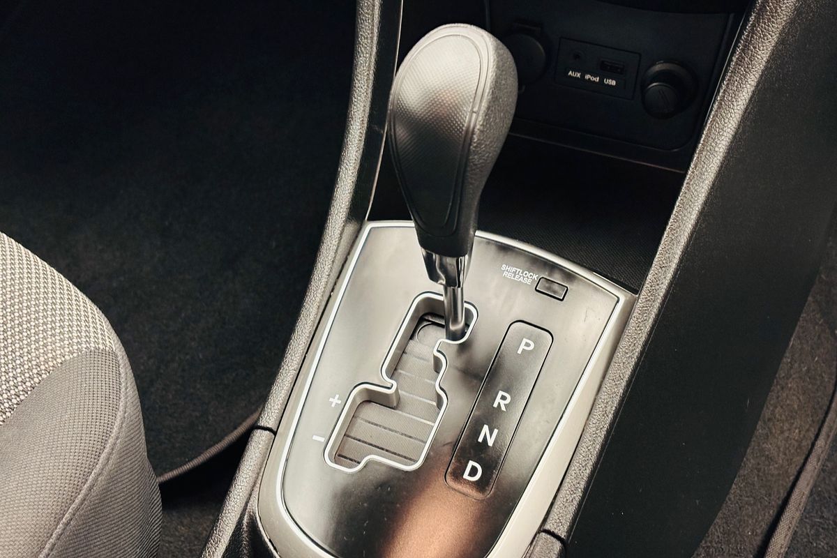 2013 HYUNDAI ACCENT ACTIVE 4 SP AUTOMATIC 5D HATCHBACK 4CYL