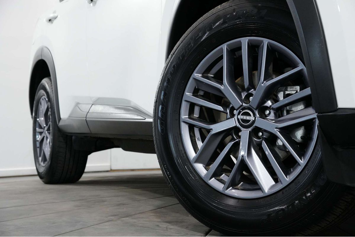 2025 Nissan X-TRAIL ST T33