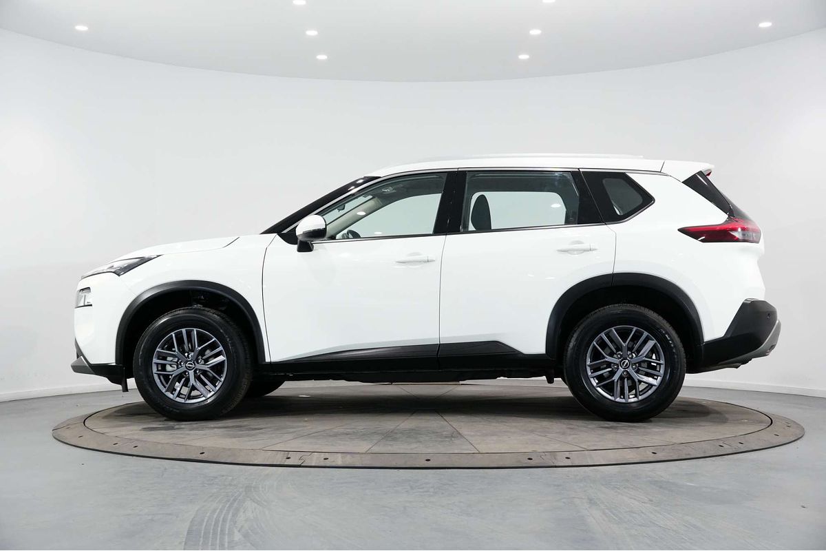 2025 Nissan X-TRAIL ST T33