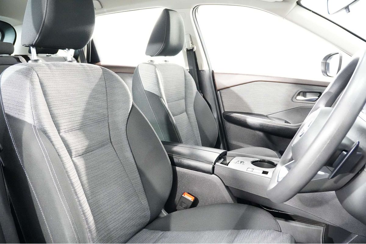 2025 Nissan X-TRAIL ST T33