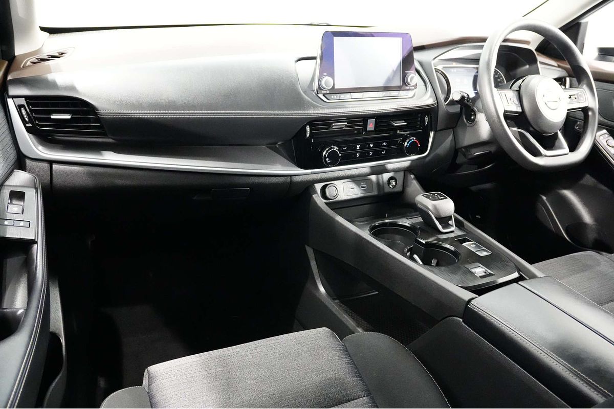 2025 Nissan X-TRAIL ST T33