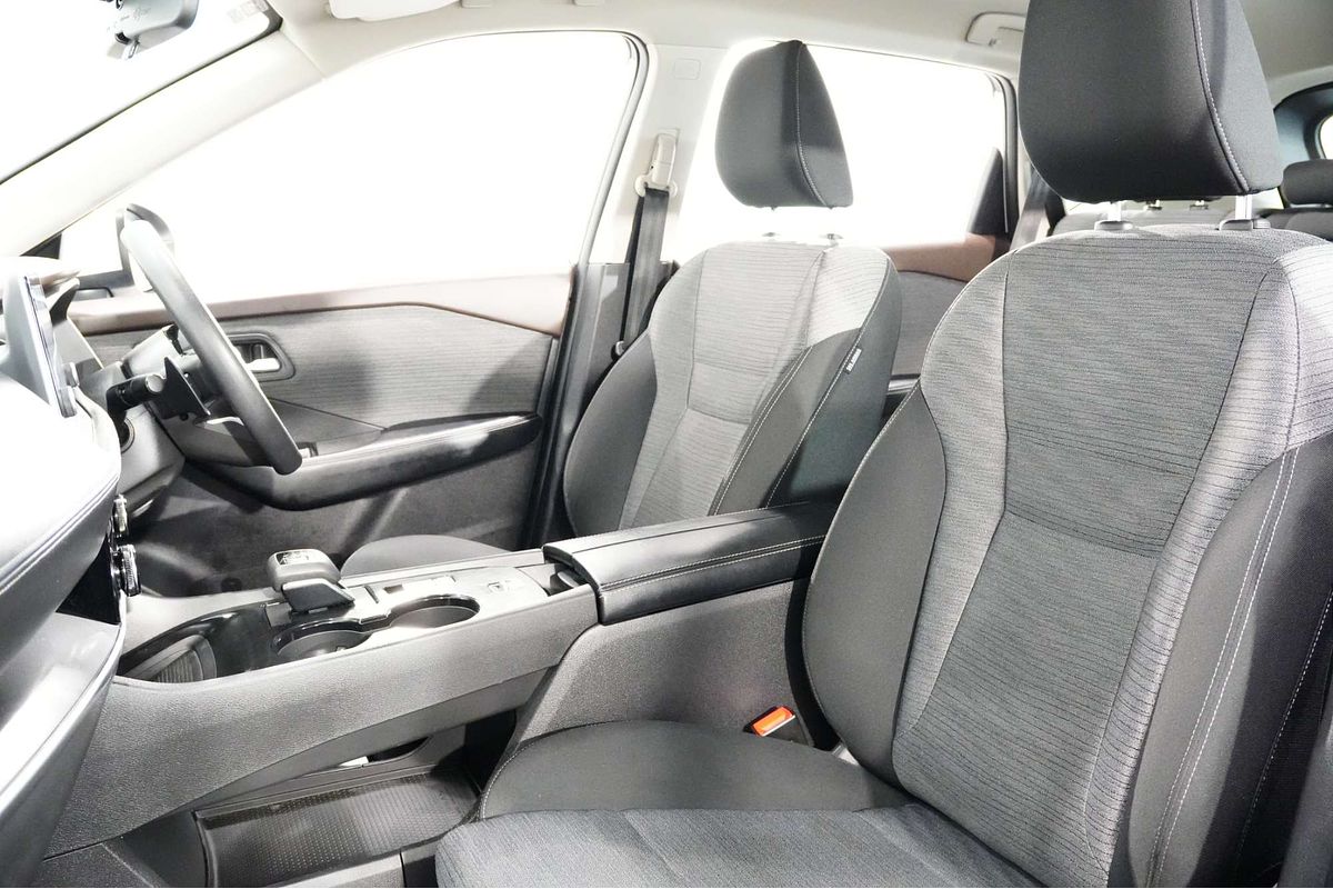 2025 Nissan X-TRAIL ST T33