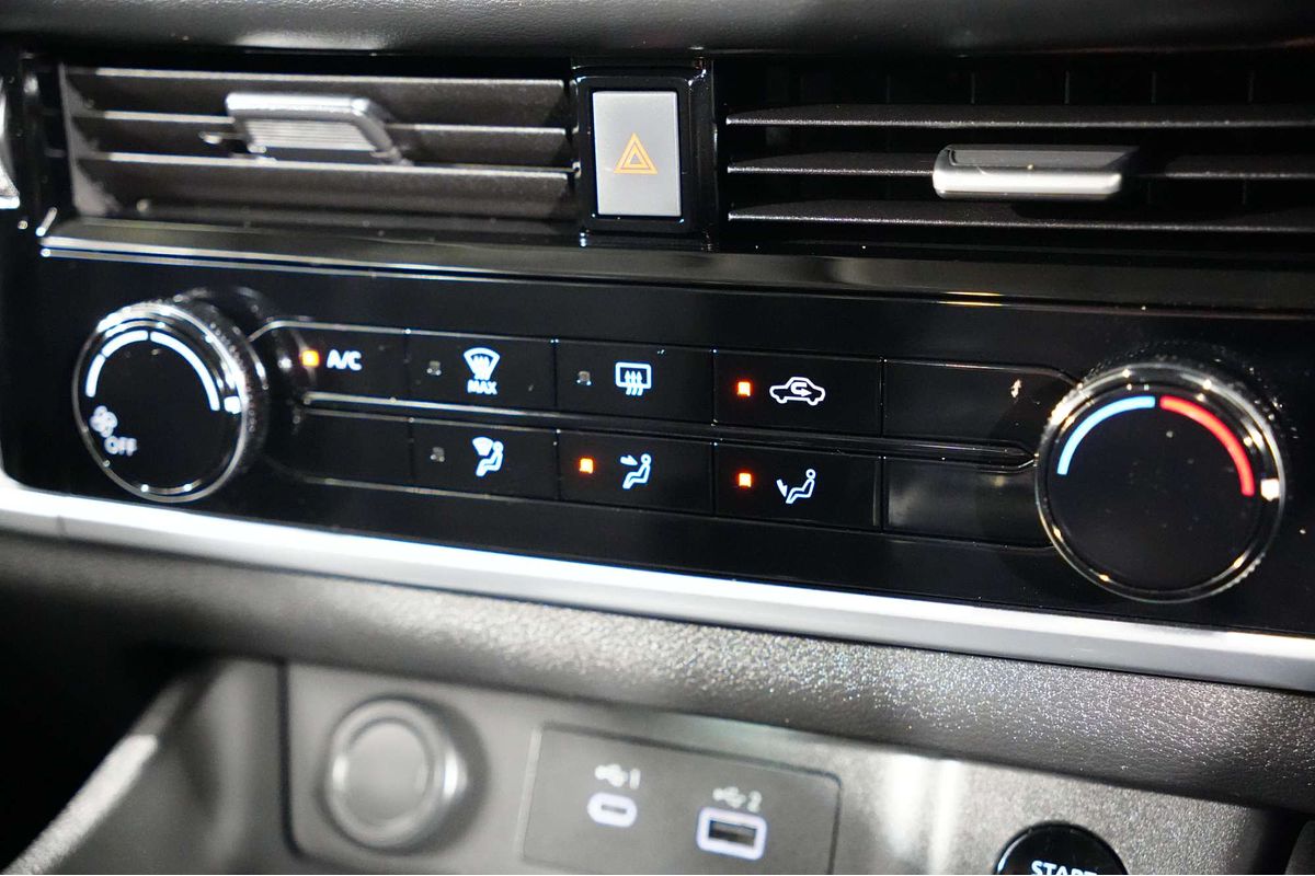 2025 Nissan X-TRAIL ST T33