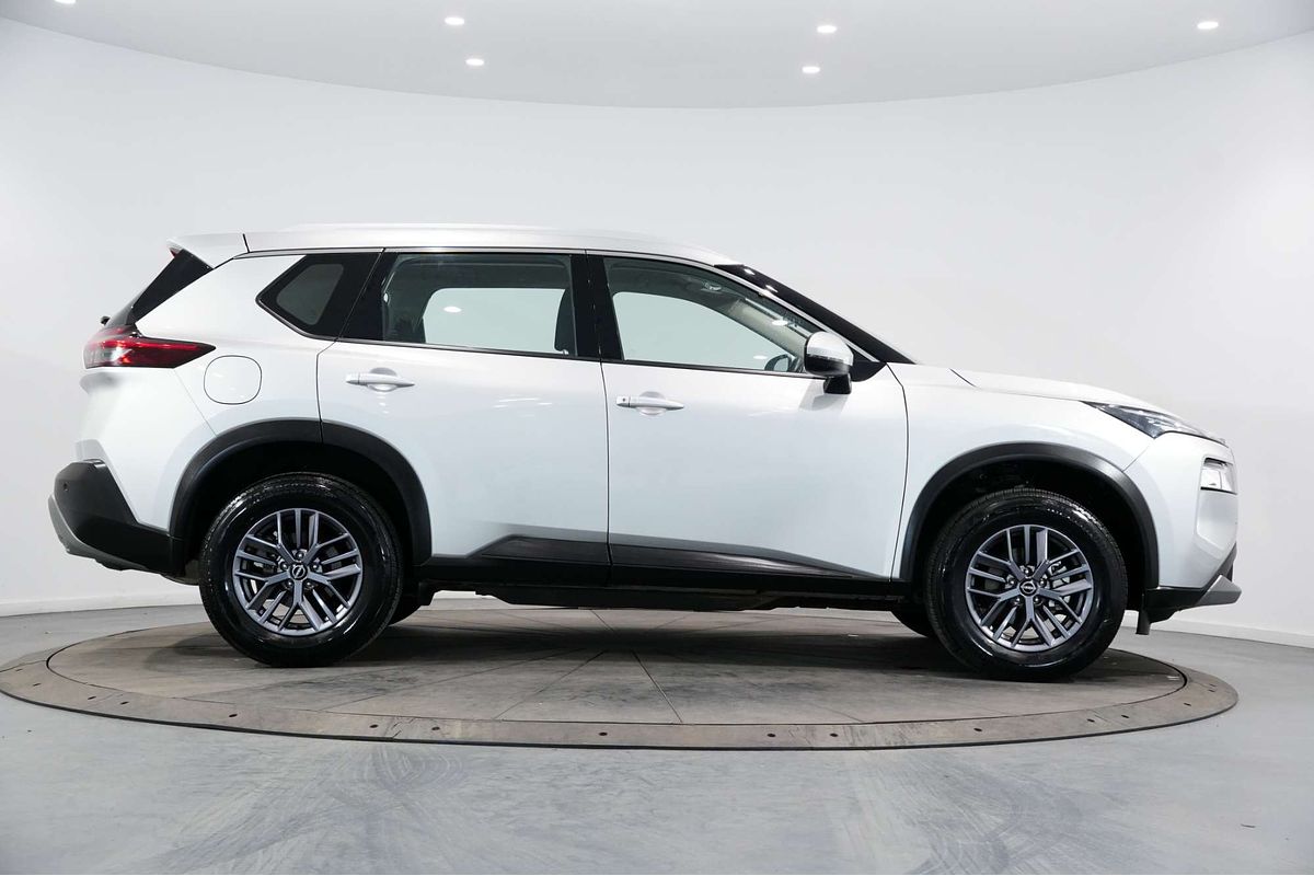 2024 Nissan X-TRAIL ST T33