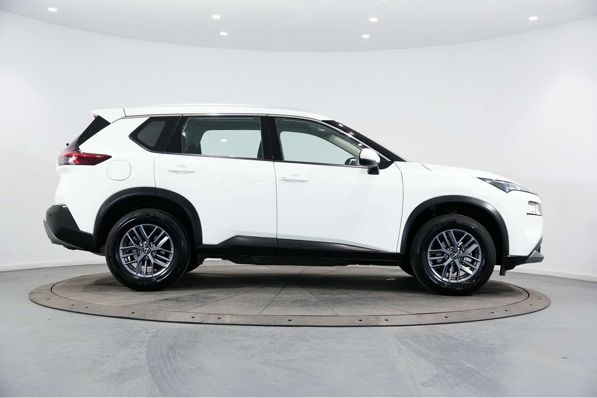 2024 Nissan X-TRAIL ST T33