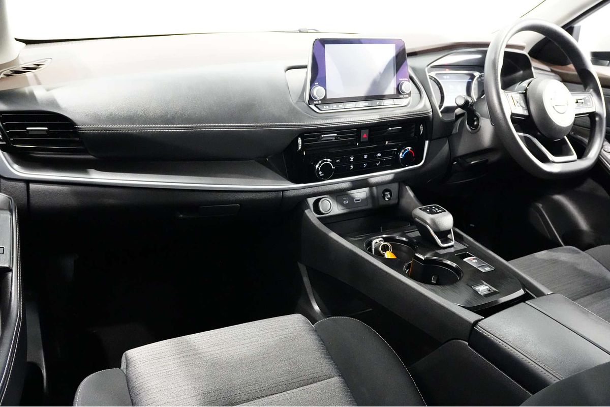 2024 Nissan X-TRAIL ST T33