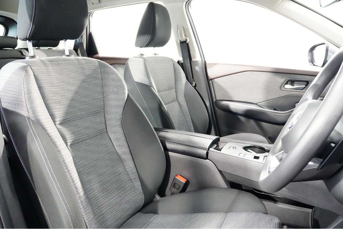 2024 Nissan X-TRAIL ST T33