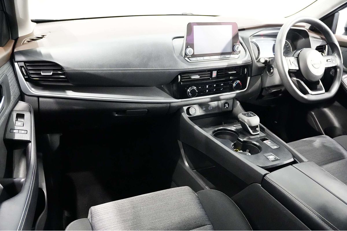 2024 Nissan X-TRAIL ST T33