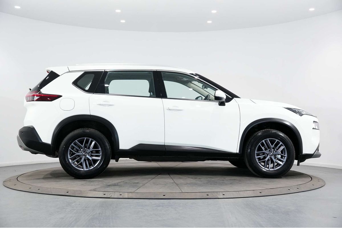 2025 Nissan X-TRAIL ST T33