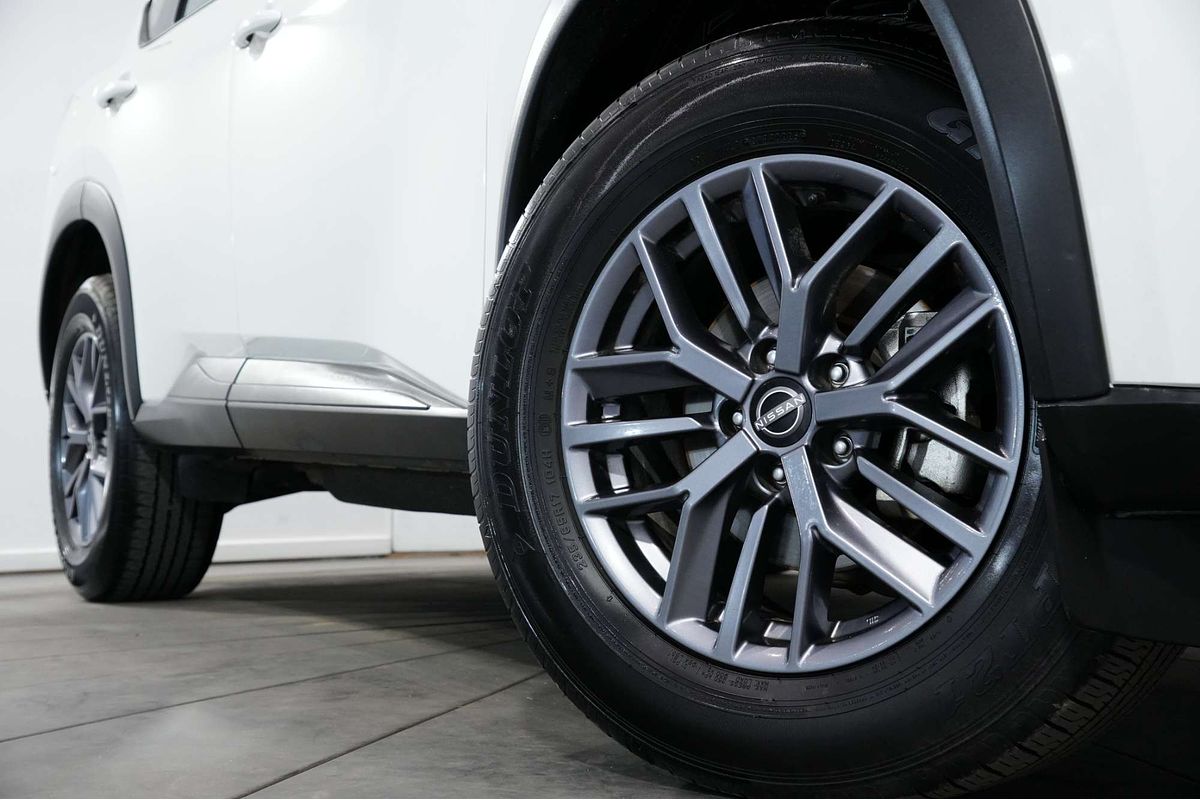 2025 Nissan X-TRAIL ST T33