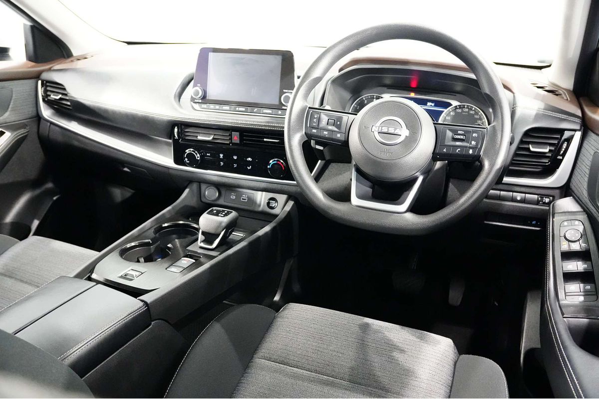 2025 Nissan X-TRAIL ST T33