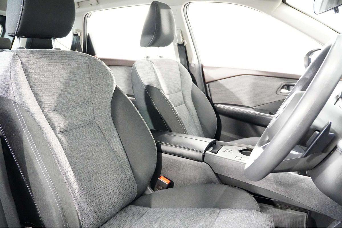 2025 Nissan X-TRAIL ST T33