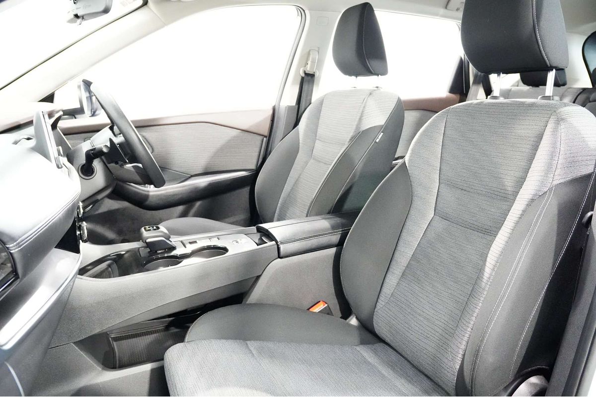 2025 Nissan X-TRAIL ST T33