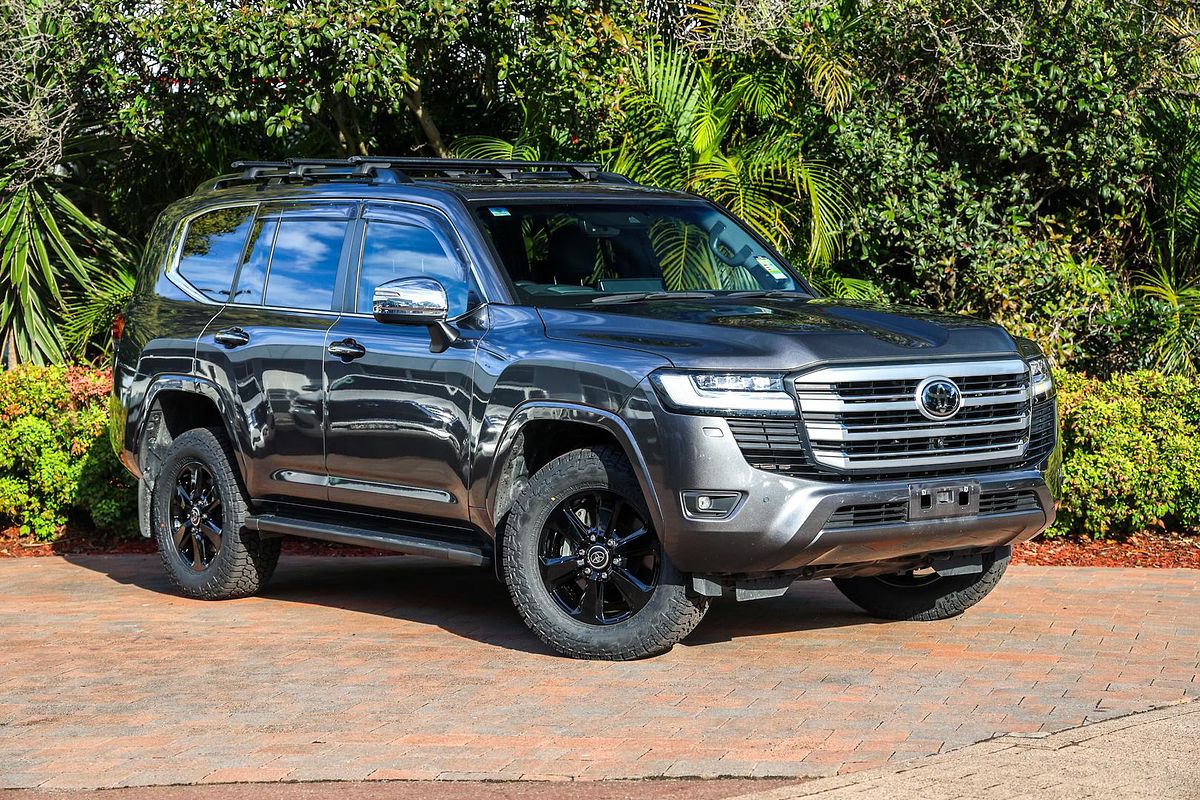 2022 Toyota Landcruiser Sahara FJA300R