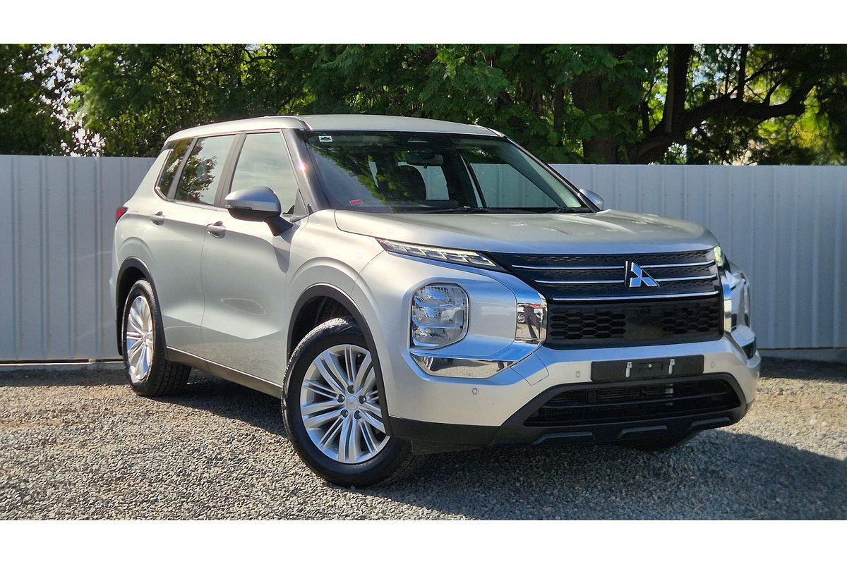 2024 Mitsubishi Outlander ES ZM