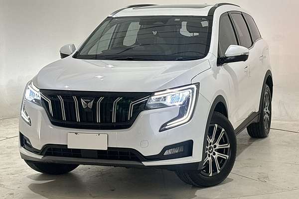 2023 Mahindra XUV700 AX7L