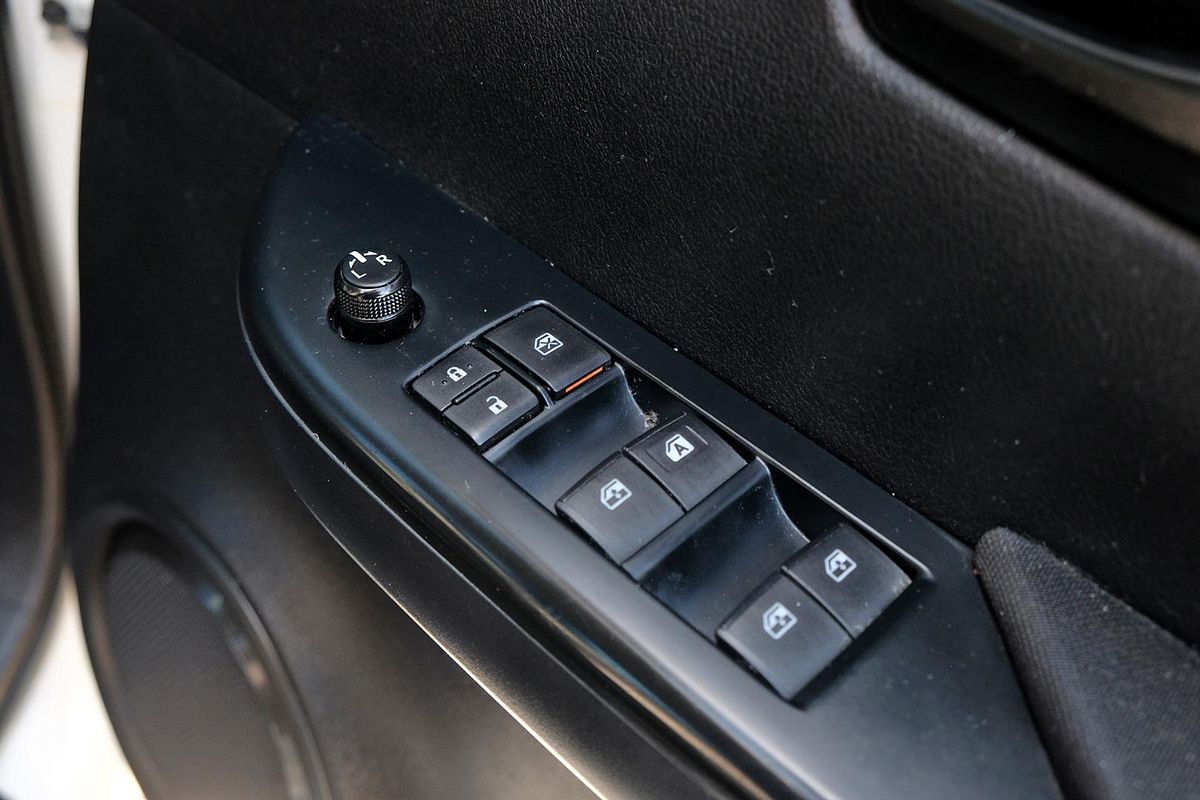 2016 Toyota Hilux SR GUN126R 4X4