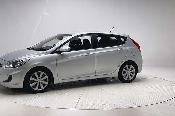 2017 Hyundai Accent Sport RB5 thumb-3