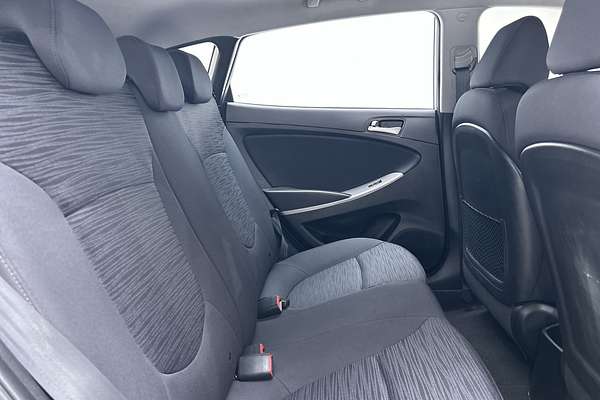 2017 Hyundai Accent Sport RB5 thumb-11