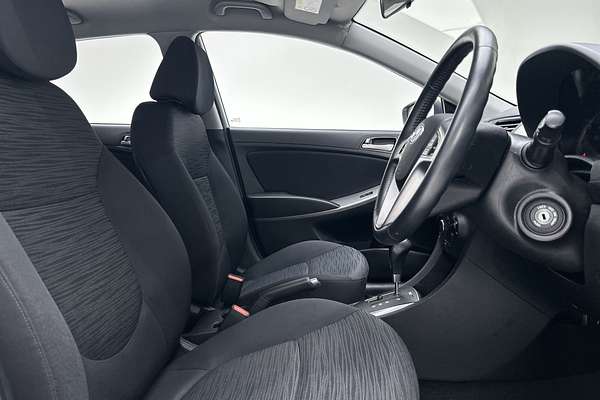 2017 Hyundai Accent Sport RB5 thumb-12