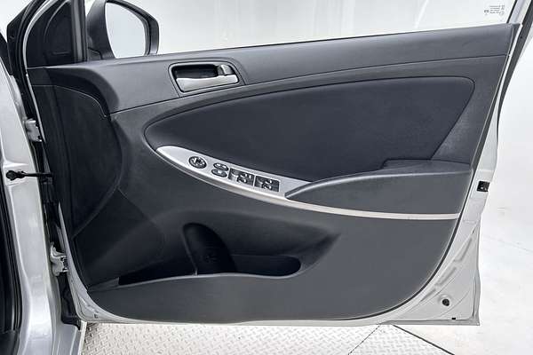 2017 Hyundai Accent Sport RB5 thumb-18