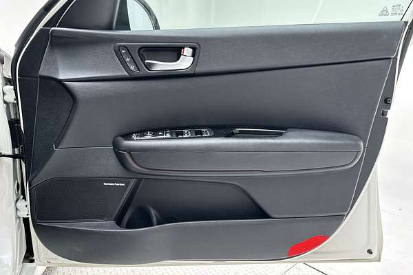 2019 Kia Optima GT JF thumb-18