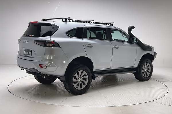 2023 Isuzu MU-X LS-U thumb-7