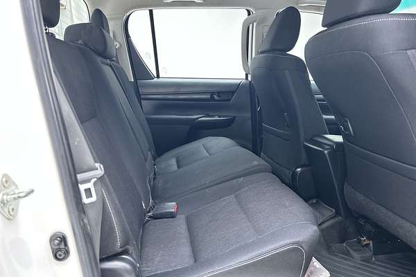 2022 Toyota Hilux SR GUN126R 4X4 thumb-10