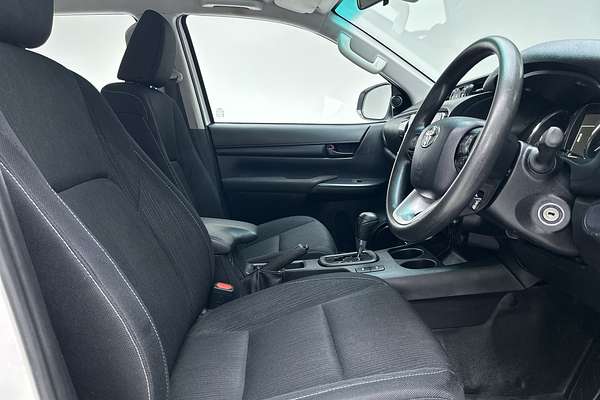 2022 Toyota Hilux SR GUN126R 4X4 thumb-11