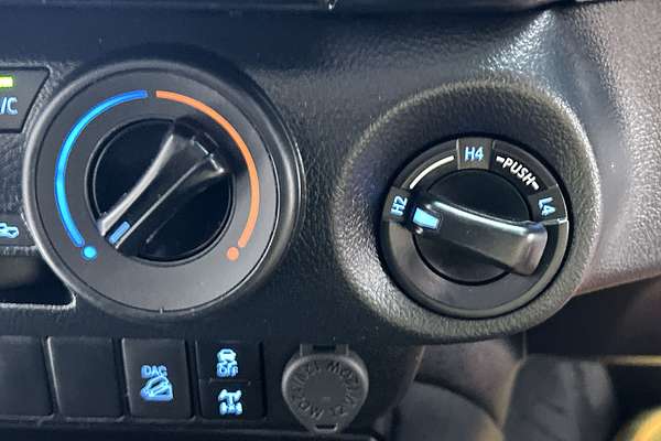 2022 Toyota Hilux SR GUN126R 4X4 thumb-16