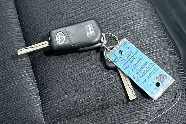 2022 Toyota Hilux SR GUN126R 4X4 thumb-21