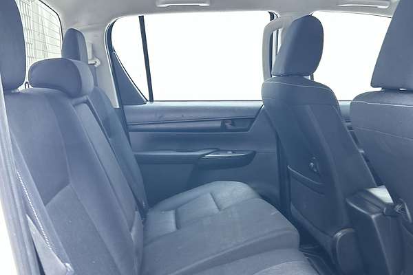 2022 Toyota Hilux SR GUN126R 4X4 thumb-10