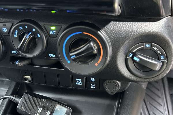 2022 Toyota Hilux SR GUN126R 4X4 thumb-14