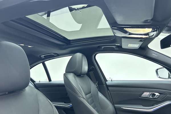 2022 BMW 3 Series 330i M Sport G20 thumb-14