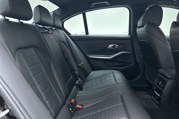 2020 BMW 3 Series 330i M Sport G20 thumb-11