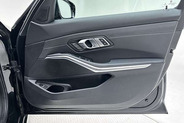 2020 BMW 3 Series 330i M Sport G20 thumb-18