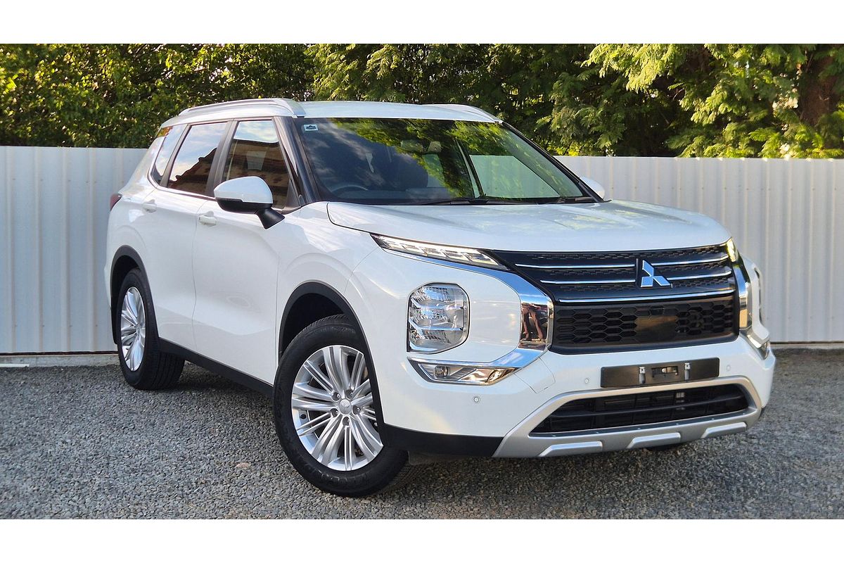 2022 Mitsubishi Outlander LS ZM