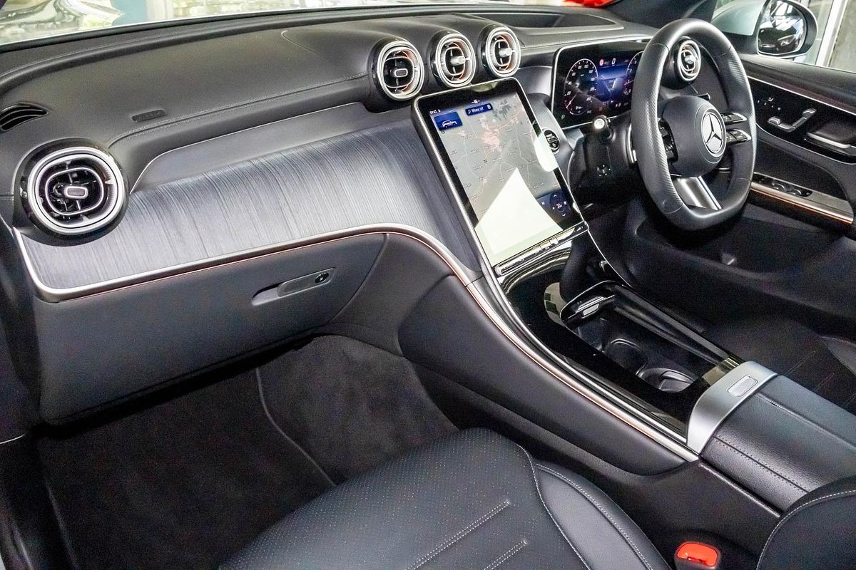 X254 805+055MY GLC300 WAG 9G 9 sp 2.0T/17kW