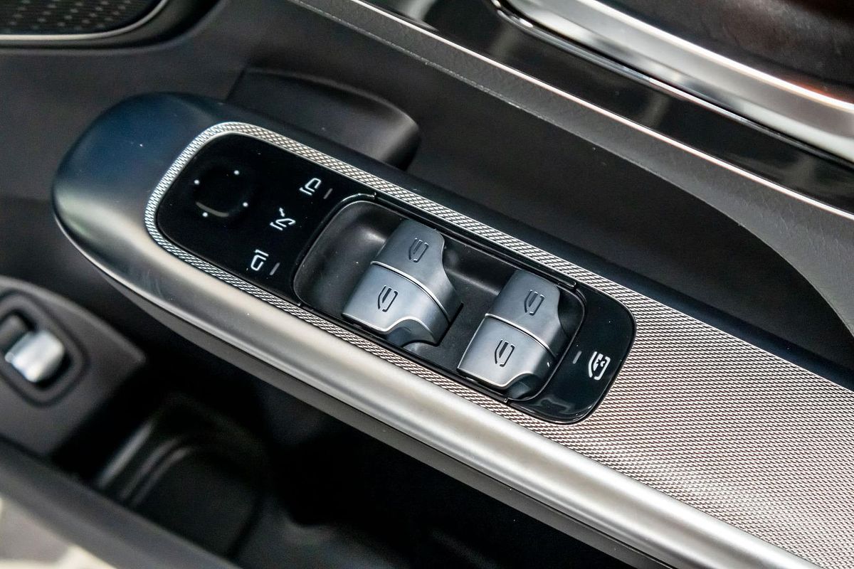 X254 805+055MY GLC300 WAG 9G 9 sp 2.0T/17kW