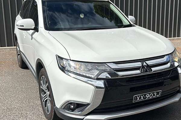 2015 Mitsubishi Outlander XLS ZK thumb-0