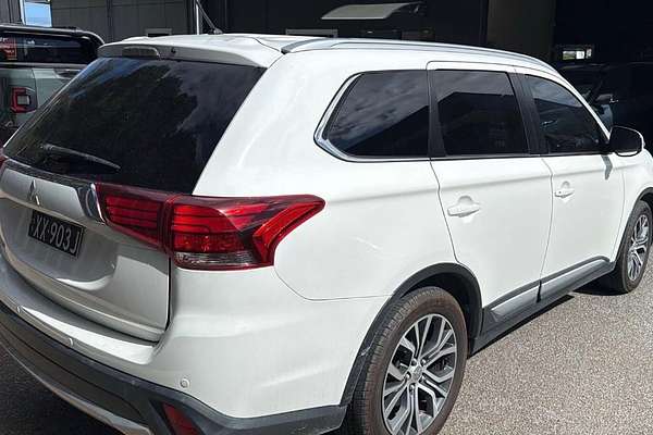 2015 Mitsubishi Outlander XLS ZK thumb-1