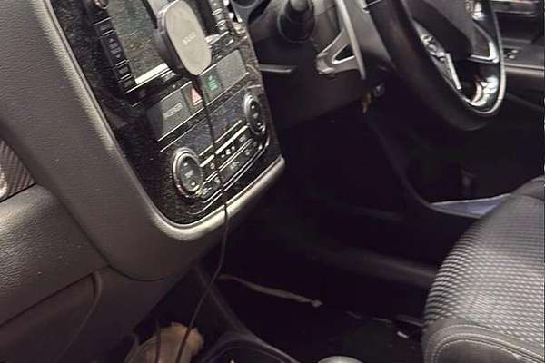 2015 Mitsubishi Outlander XLS ZK thumb-4