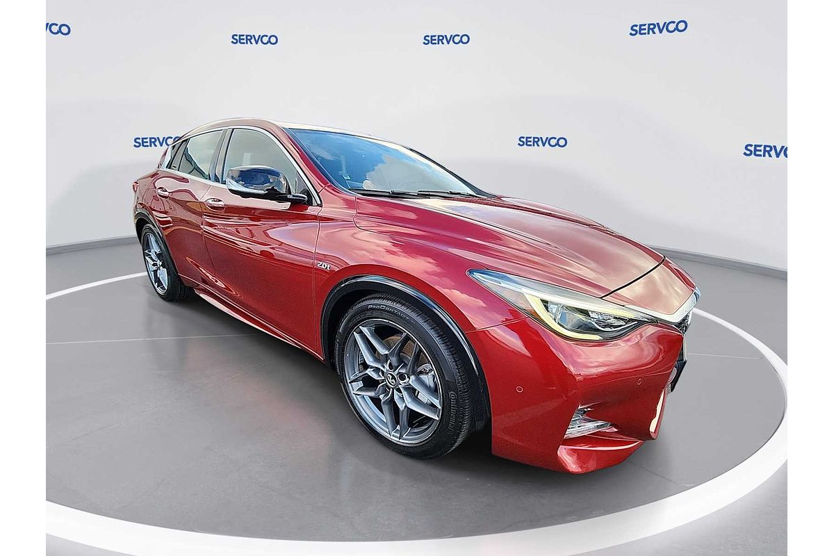 2017 INFINITI QX30 Sport