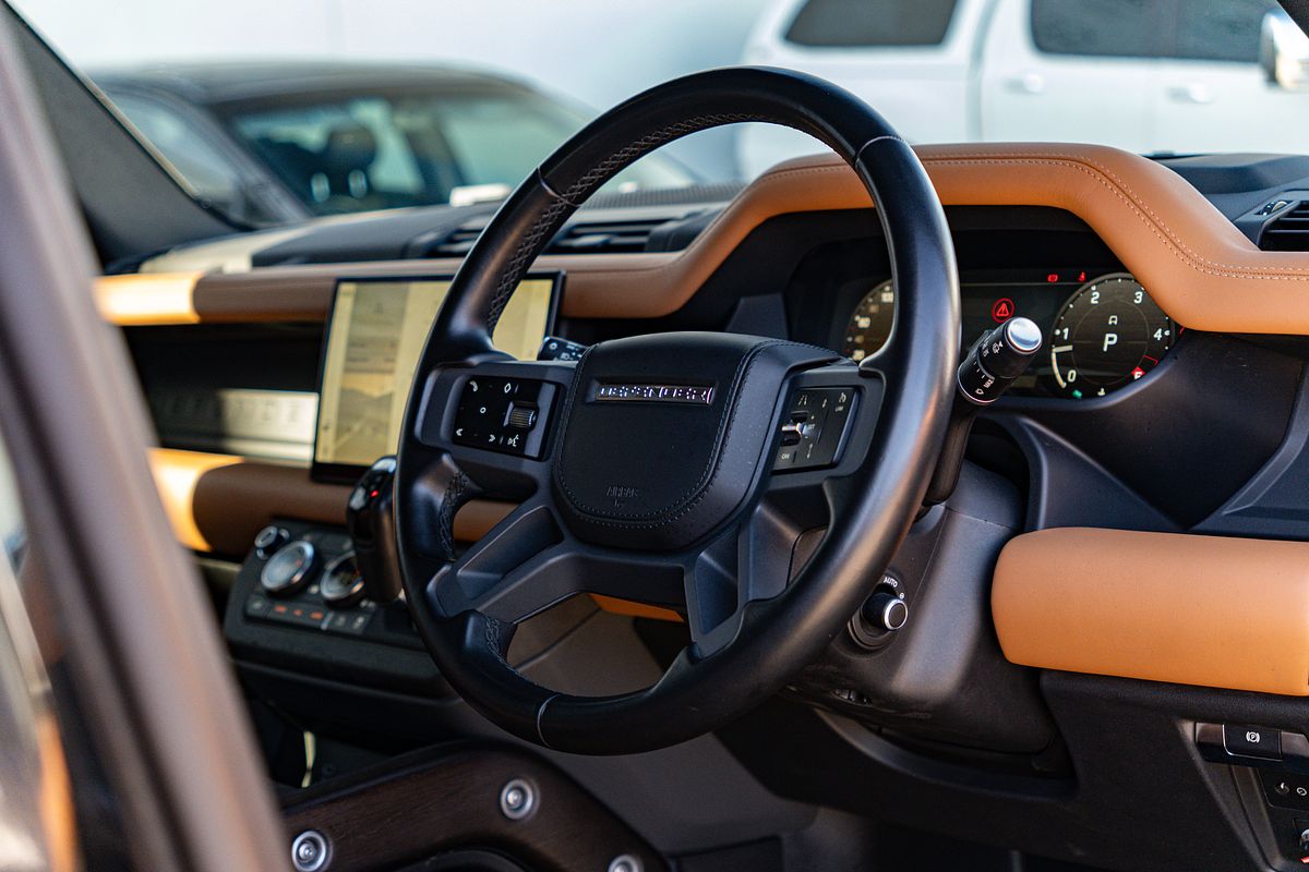 2022 Land Rover Defender 110 D300 X L663